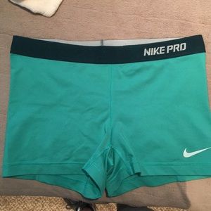 Nike pro